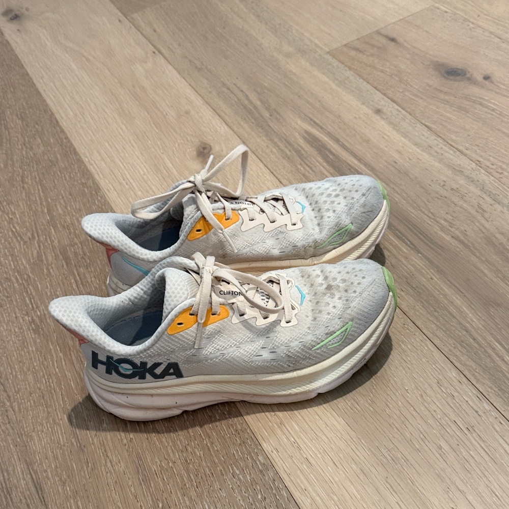 Hoka Clifton 9